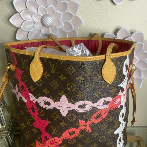 Louis Vuitton Monogram Limited Edition Neverfull MM Bay Chain - Picture 3 of 15